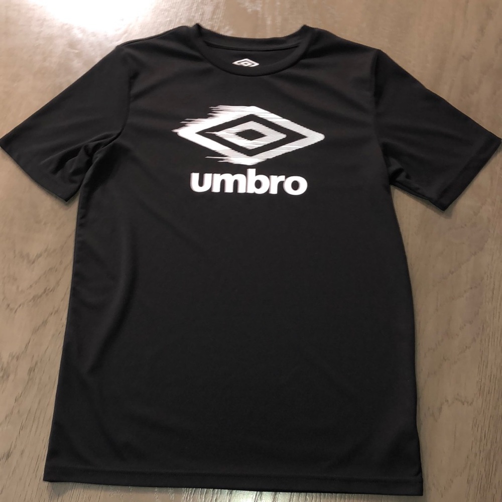 Boys 12/14 large Umbro T-shirt - Picture 1 of 5